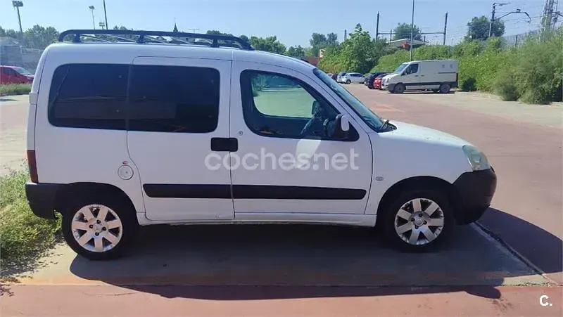 Usado Peugeot Partner Tepee 75 CV (55 kW) 2009 Blanco Monovolumen