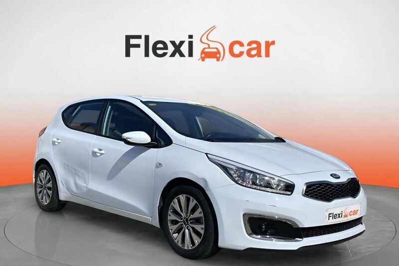 Blanco Usado 2018 Kia Ceed Berlina | 9590 € (Super precio) - Imagen 1/4