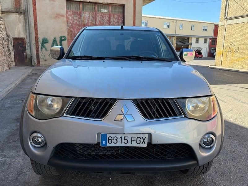 Usado Mitsubishi L200 Invite 136 CV (100 kW) 2006 Gris / plata Recogida