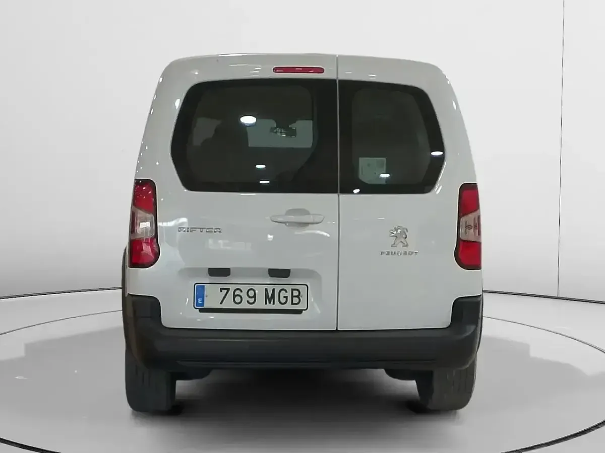 Usado Peugeot Rifter Business-Line 100 CV (73 kW) 2023 Blanco Monovolumen