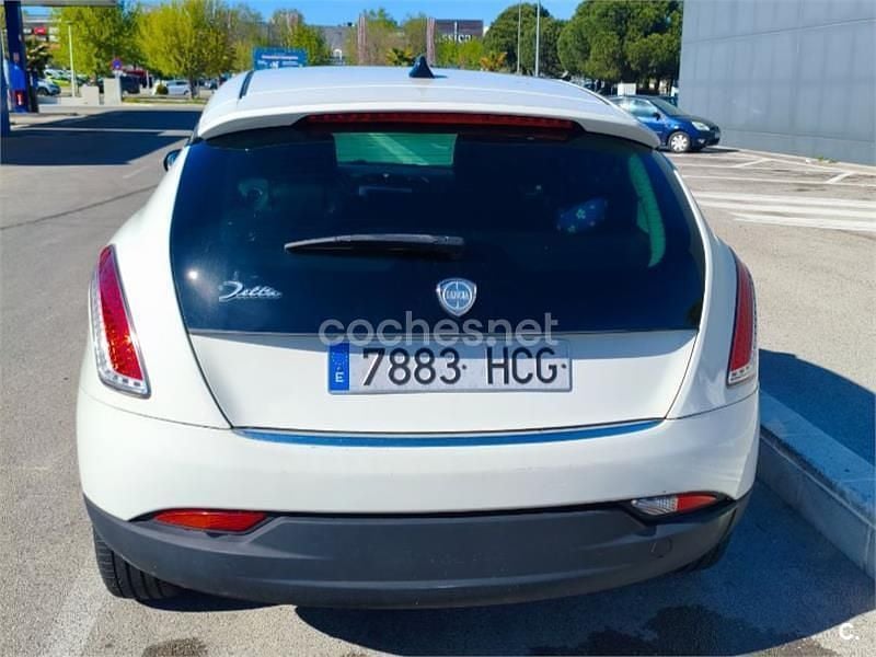 Usado Lancia Delta 120 CV (88 kW) 2011 Blanco Utilitario