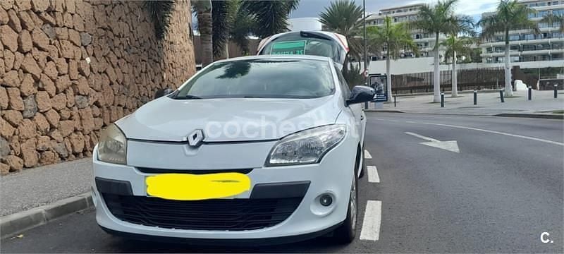 Usado Renault Mégane Dynamique 105 CV (77 kW) 2010 Blanco Berlina