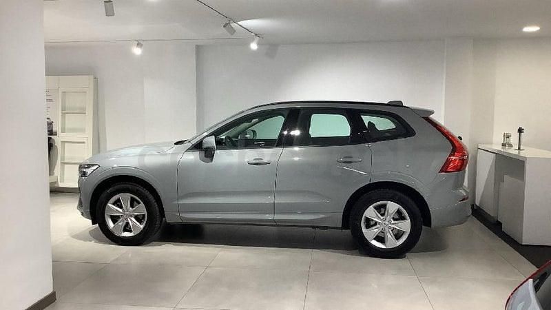 Usado Volvo XC60 250 CV (183 kW) 2025 Gris / plata SUV