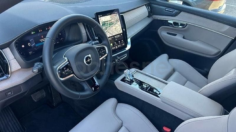 Usado Volvo XC90 Plus 250 CV (183 kW) 2025 Gris / plata SUV