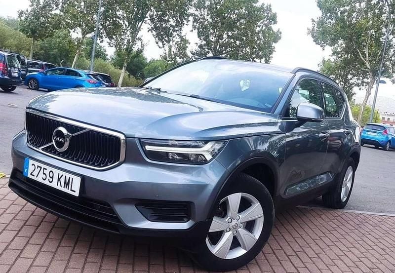 Usado Volvo XC40 Momentum 156 CV (114 kW) 2018 Gris SUV