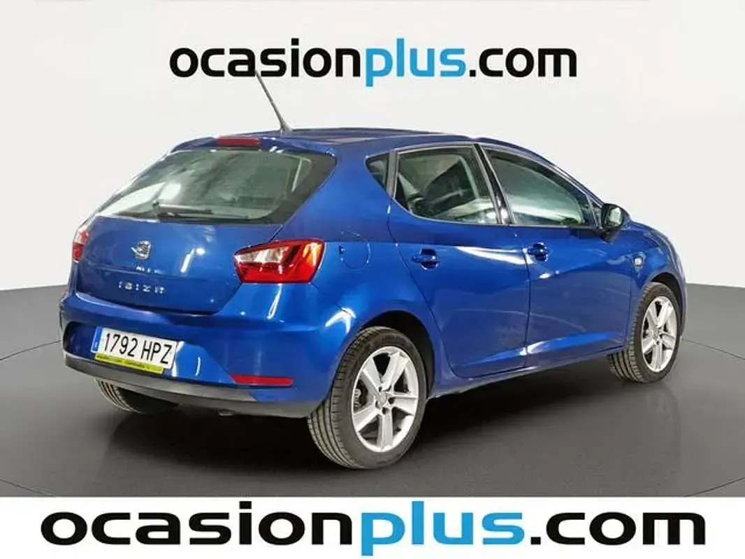 Usado Seat Ibiza Style 105 CV (77 kW) 2013 Azul Utilitario