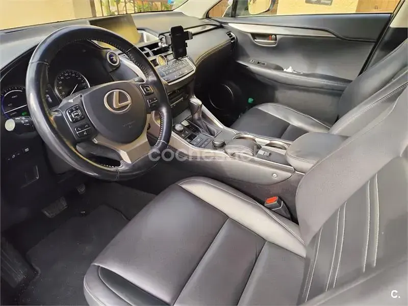 Usado Lexus NX300h Executive Line 197 CV (144 kW) 2015 Blanco SUV