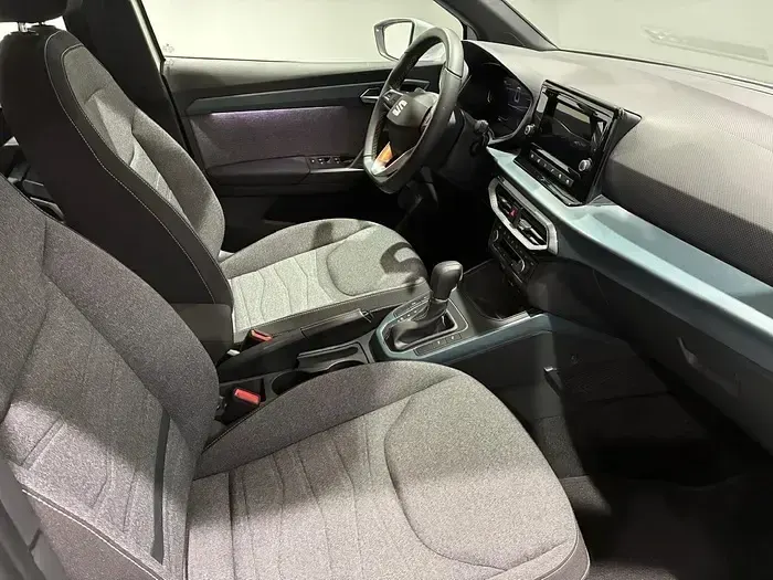 Usado Seat Arona Xperience 115 CV (84 kW) 2024 Blanco SUV