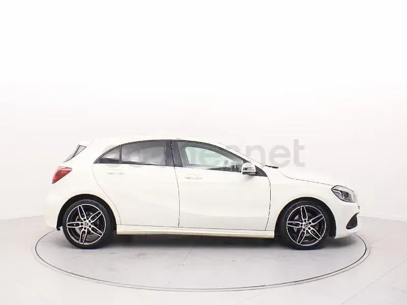 Usado Mercedes A180 122 CV (89 kW) 2018 Blanco Berlina
