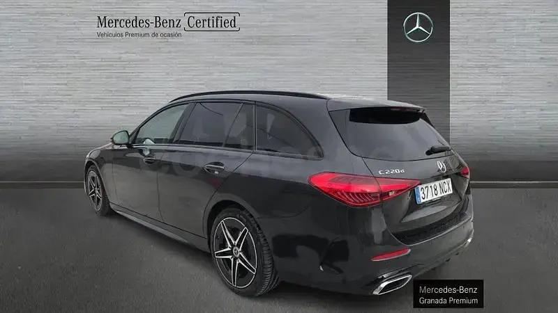 Usado Mercedes C220 200 CV (147 kW) 2025 Gris / plata Familiar