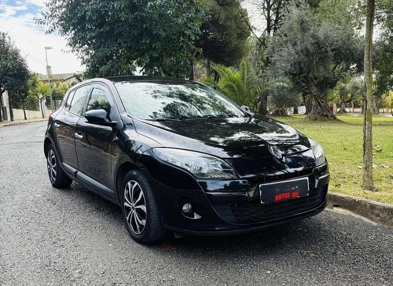 Negro Usado 2012 Renault Mégane III Utilitario | 5990 € (Precio justo) - Imagen 1/4