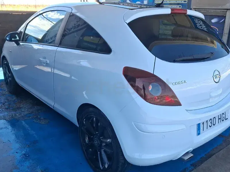 Usado Opel Corsa 95 CV (69 kW) 2011 Blanco Utilitario