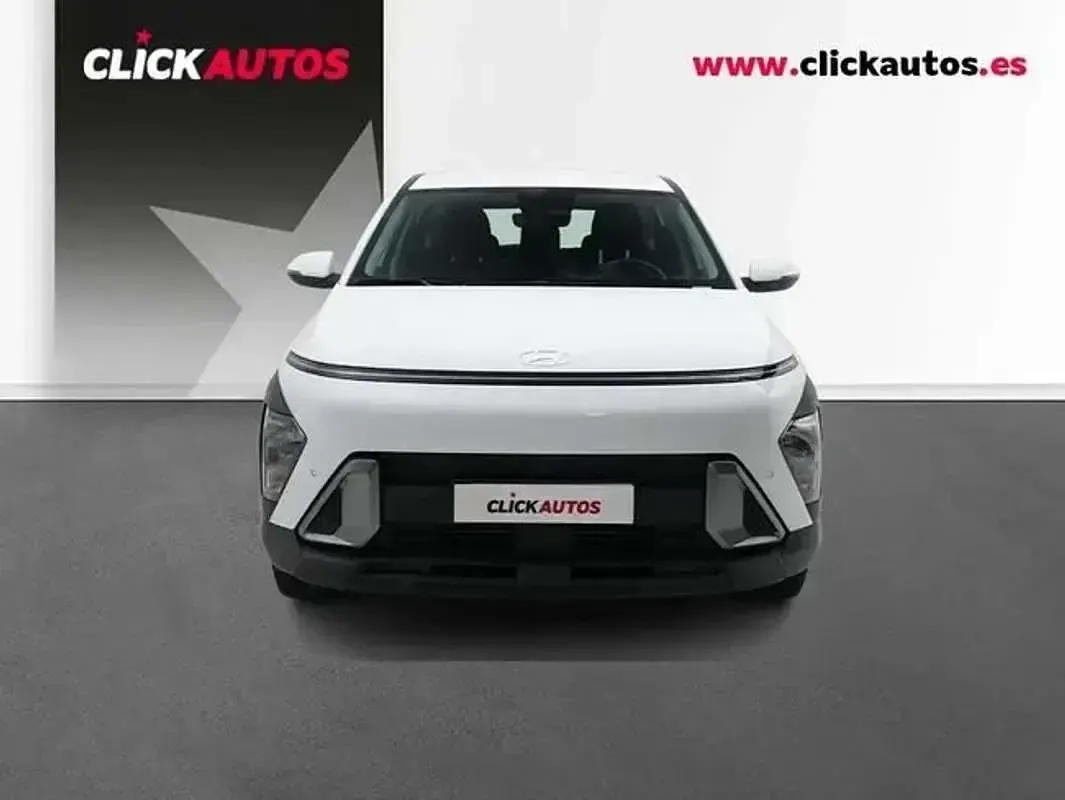 Usado Hyundai Kona 141 HP (103 kW) 2025 Branco SUV