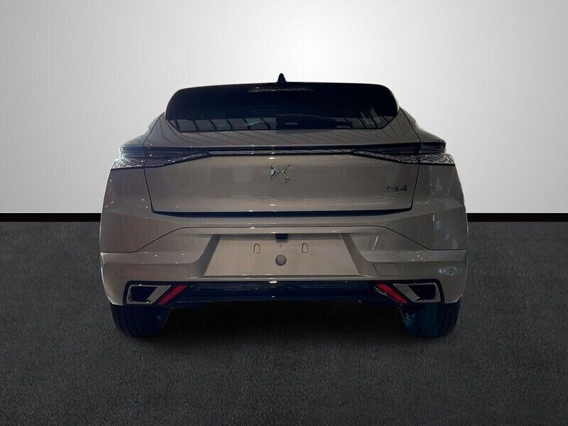 Usado DS Automobiles DS4 136 CV (100 kW) 2024 Gris claro SUV