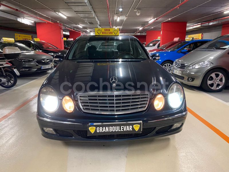 Usado Mercedes E320 Elegance 204 CV (150 kW) 2003 Azul Berlina