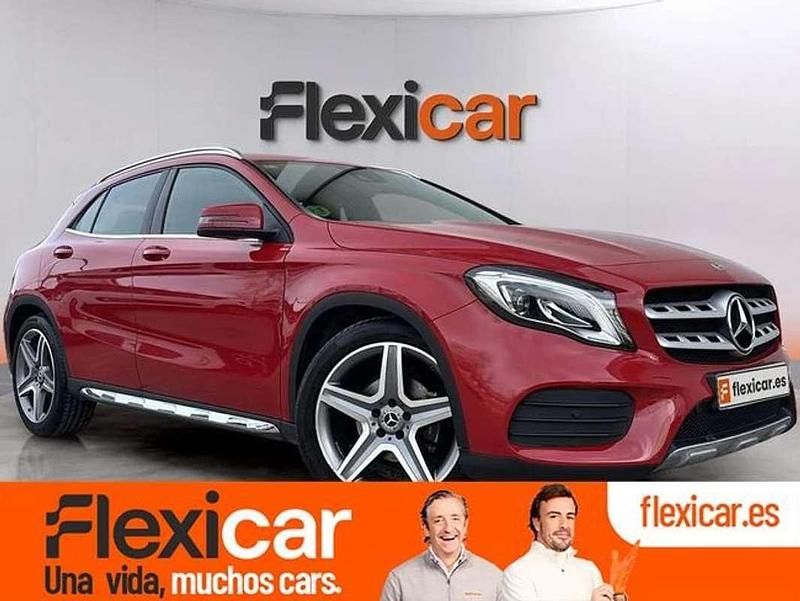 Usado Mercedes GLA180 122 CV (89 kW) 2018 Rojo SUV