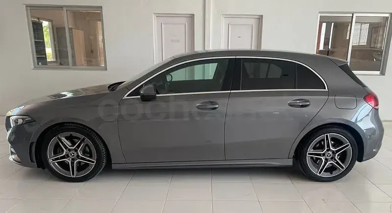Usado Mercedes A200 163 CV (119 kW) 2018 Gris / plata Berlina