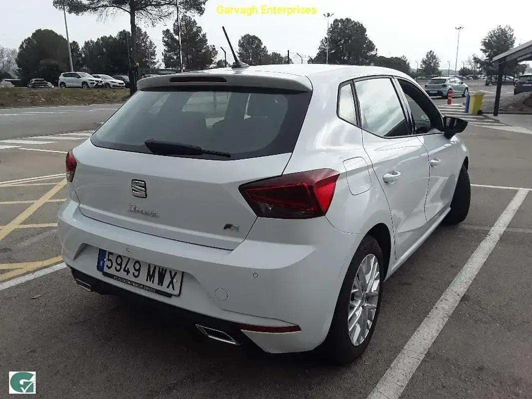 Usado Seat Ibiza FR 116 HP (85 kW) 2024 Branco Citadino