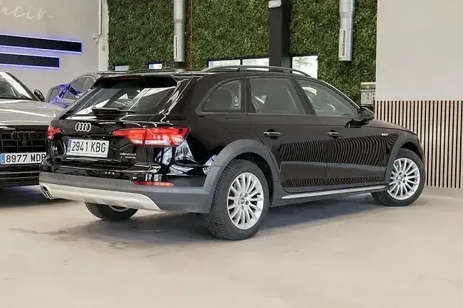 Usado Audi A4 Premium 150 CV (110 kW) 2017 Negro Familiar