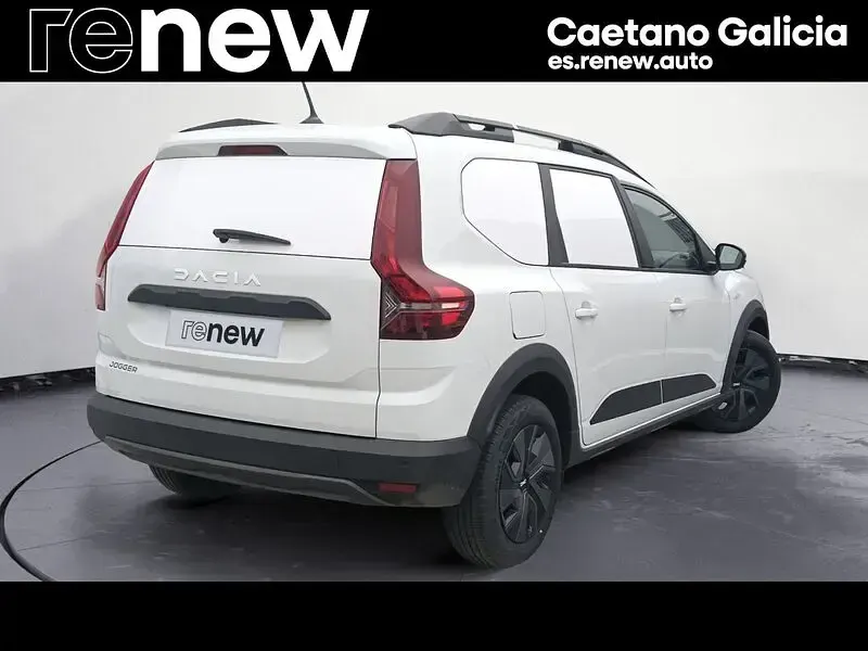 Usado Dacia Jogger Expression 100 CV (73 kW) 2025 Blanco Monovolumen