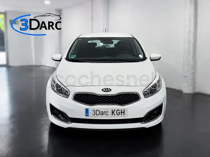 Usado Kia Ceed Plus 100 CV (73 kW) 2017 Blanco Utilitario