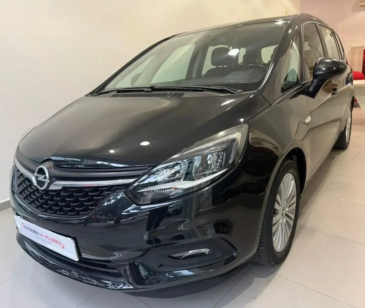 Usado Opel Zafira Excellence 134 HP (98 kW) 2017 Preto Monovolume