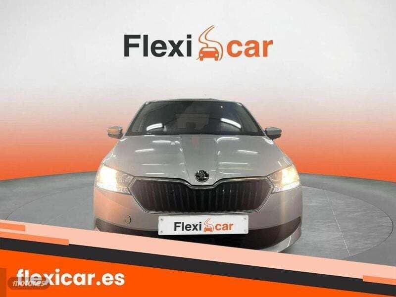 Usado Skoda Fabia Ambition 80 CV (58 kW) 2021 Gris Utilitario