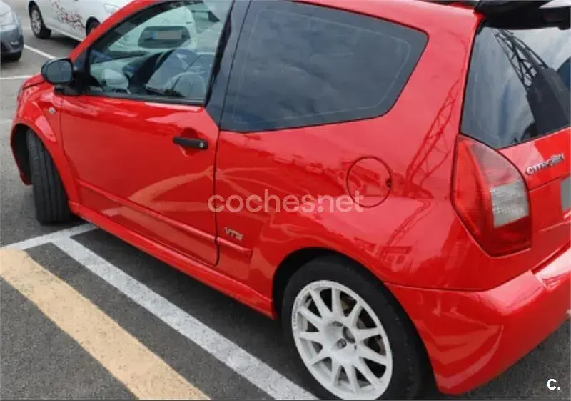 Usado Citroën C2 125 CV (91 kW) 2005 Rojo Utilitario
