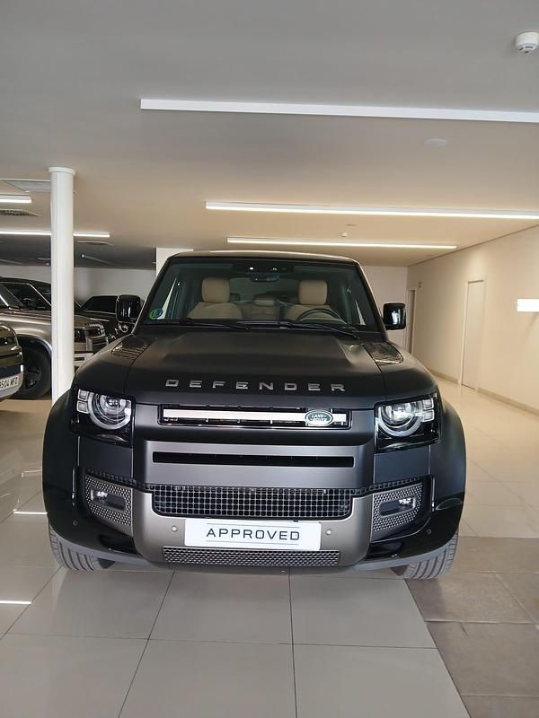 Todoterreno Usado 2024 Land Rover Defender SE SUV | 89.995 € - Imagen 1/4