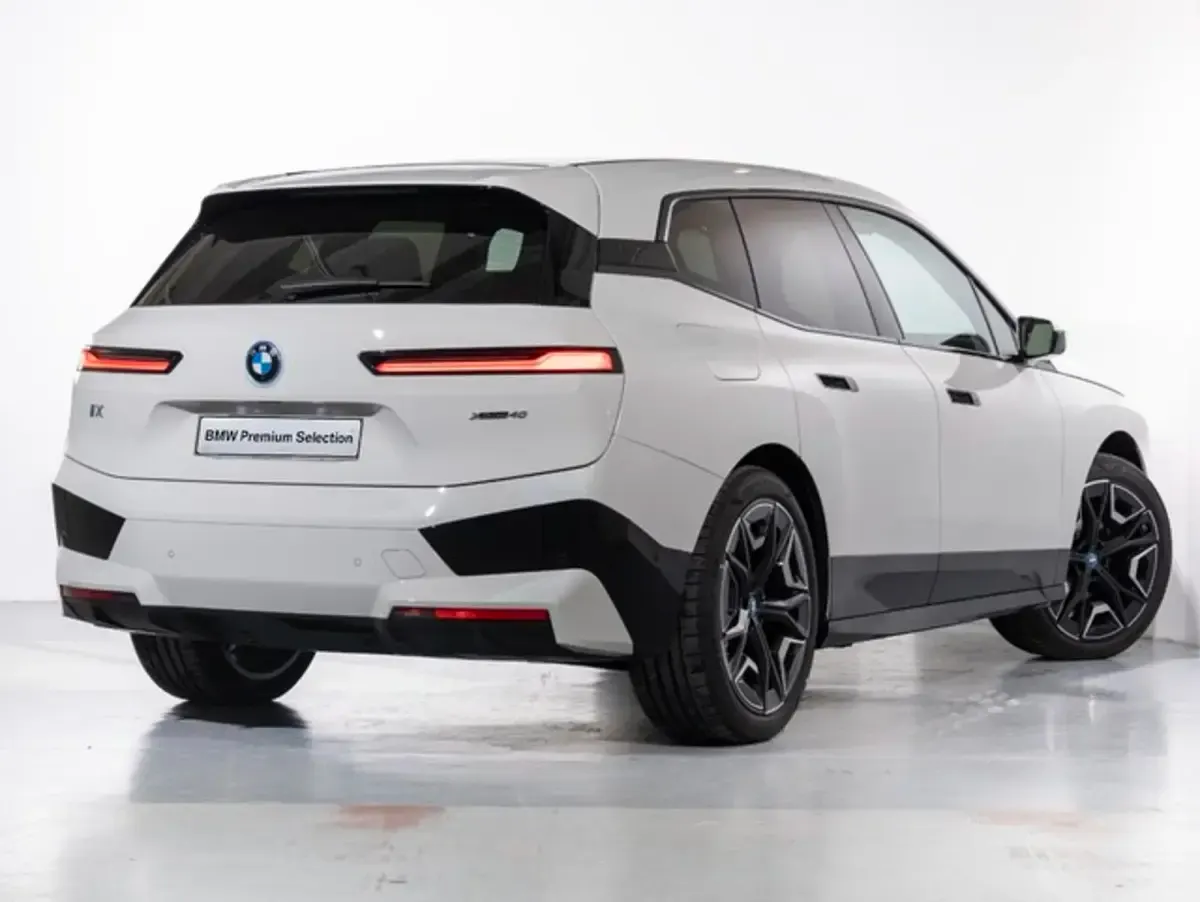 Usado BMW iX Comfort Edition 239 kW (326 CV) 2025 Blanco SUV