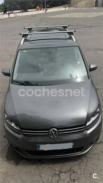 Usado VW Touran Advance 140 CV (102 kW) 2014 Gris / plata Monovolumen