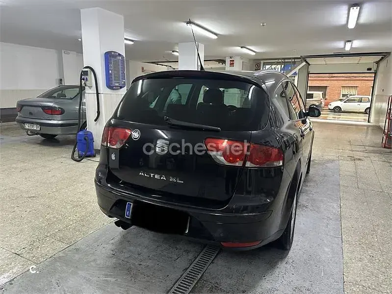 Usado Seat Altea XL Stylance 140 CV (102 kW) 2008 Negro Monovolumen