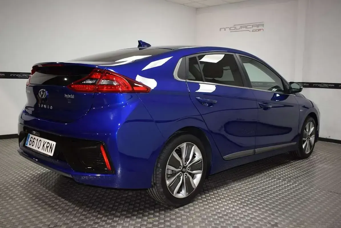 Usado Hyundai Ioniq 141 CV (103 kW) 2018 Azul Utilitario