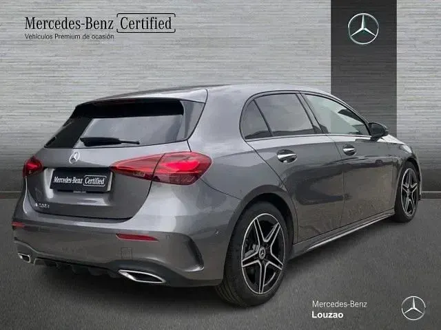 Usado Mercedes A200 150 CV (110 kW) 2025 Gris montaña Berlina