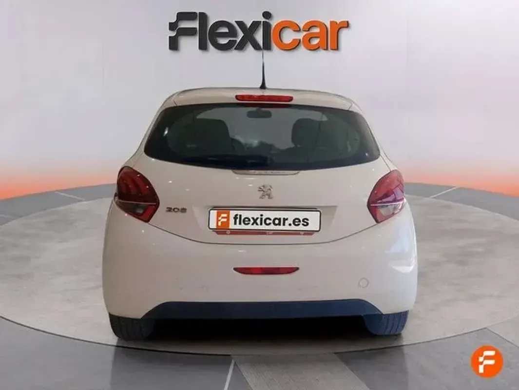 Usado Peugeot 208 Active 101 CV (74 kW) 2020 Blanco Utilitario