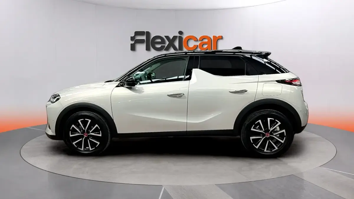 Usado DS Automobiles DS3 Crossback Performance 131 CV (96 kW) 2023 Gris SUV