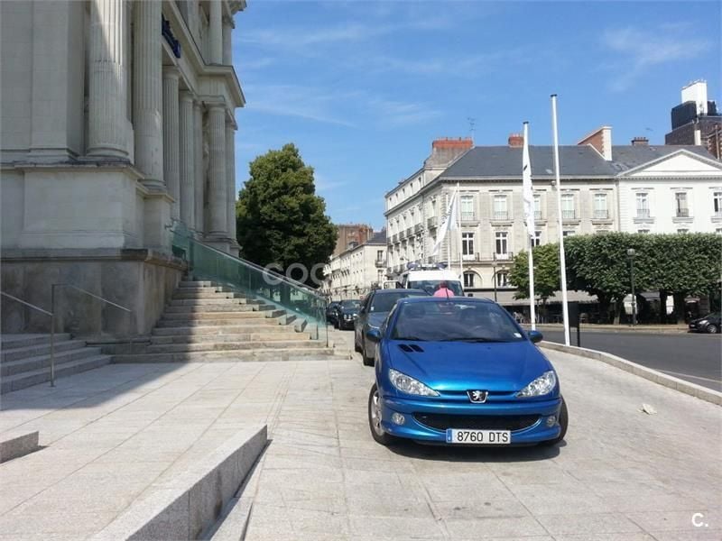 Azul Usado 2005 Peugeot 206 CC Descapotable | 3000 € - Imagen 1/3