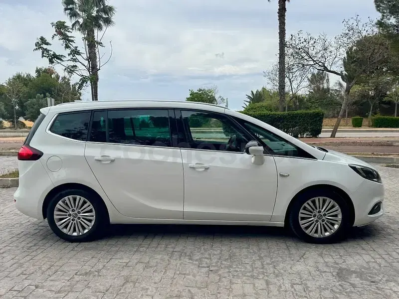 Usado Opel Zafira Tourer Excellence 170 CV (125 kW) 2016 Blanco Monovolumen