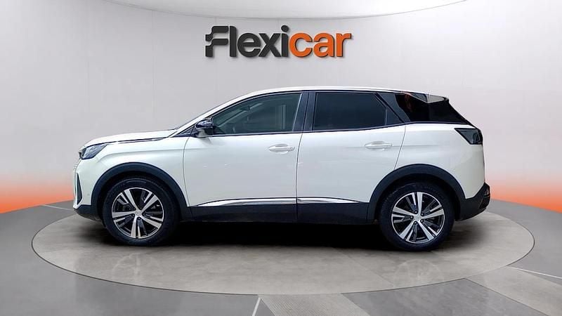 Usado Peugeot 3008 Allure 131 CV (96 kW) 2022 Blanco Monovolumen