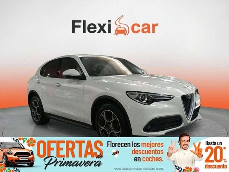 Usado Alfa Romeo Stelvio Executive 211 CV (155 kW) 2017 Blanco SUV