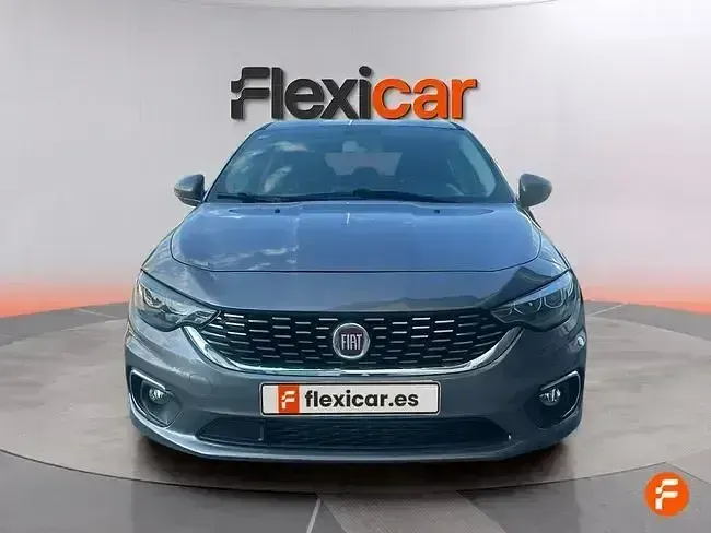 Usado Fiat Tipo Lounge 120 CV (88 kW) 2020 Gris Berlina