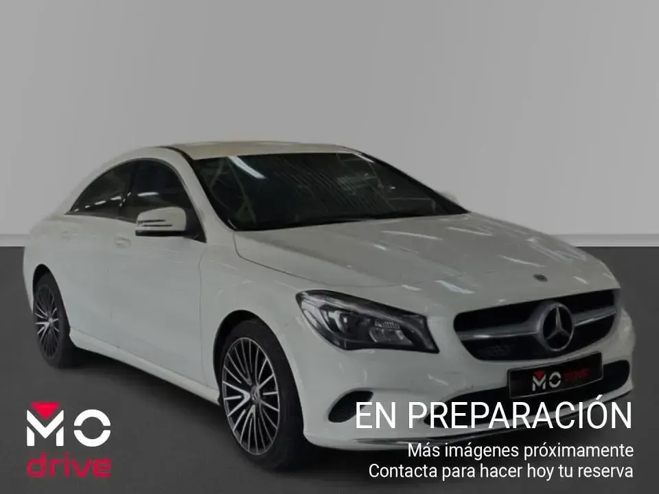 Usado Mercedes CLA180 122 CV (89 kW) 2018 Berlina