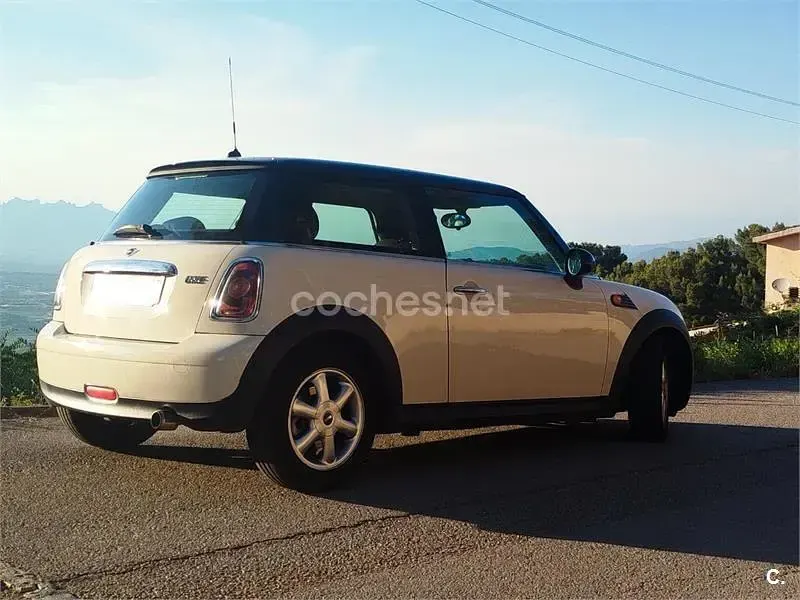Usado Mini ONE 75 CV (55 kW) 2012 Blanco Utilitario