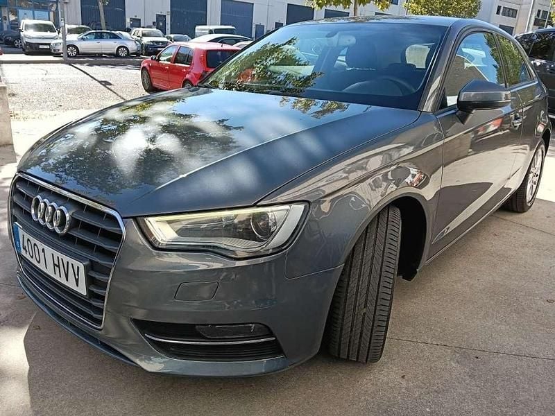 Gris Usado 2014 Audi A3 Premium Utilitario | 9650 € (Precio justo) - Imagen 1/4