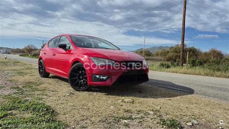 Usado Seat Leon FR 125 CV (91 kW) 2016 Rojo Berlina