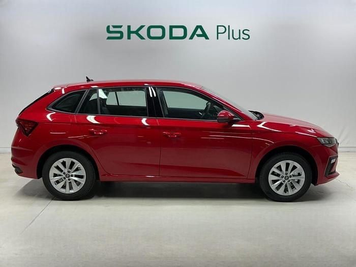 Nuevo Skoda Scala Essence 115 CV (84 kW) 2025 Rojo Utilitario