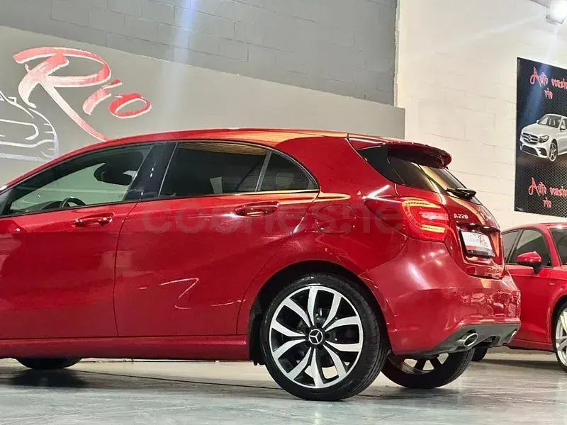 Usado Mercedes A220 Style 170 CV (125 kW) 2013 Rojo Berlina