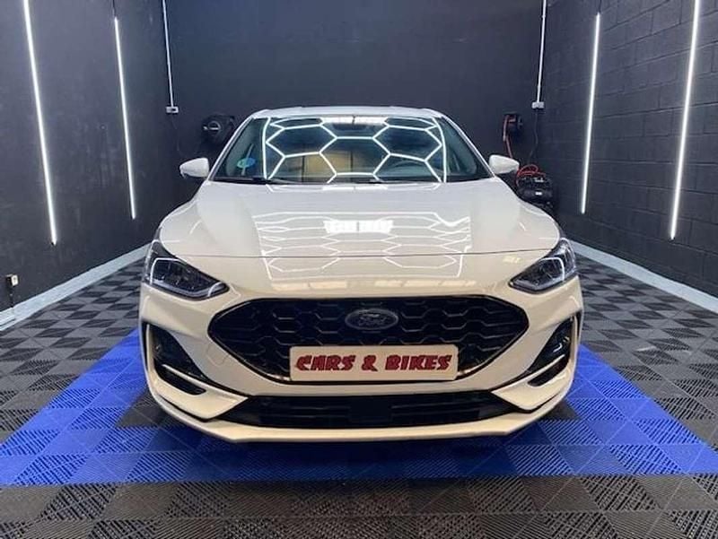 Usado Ford Focus ST-Line 125 CV (91 kW) 2024 Blanco Utilitario