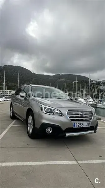 Usado Subaru Outback 150 CV (110 kW) 2017 Gris / plata Familiar