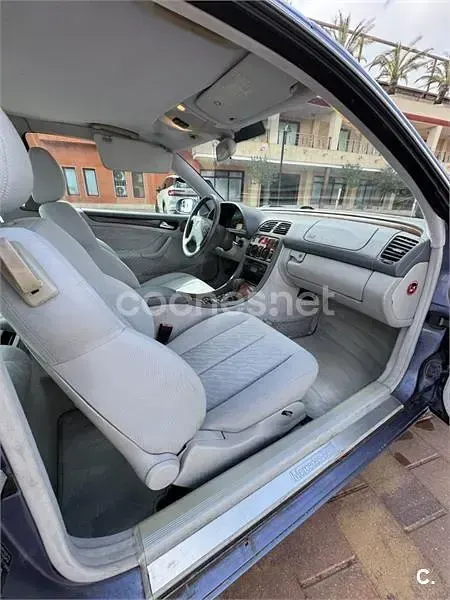 Usado Mercedes CLK230 Avantgarde 193 CV (141 kW) 1999 Violeta / lila Coupe